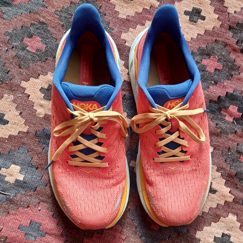 Hoka CLIFTON 8